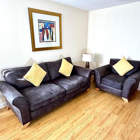 Castle Gait, First Floor Apartment Пейзли Екстериор снимка
