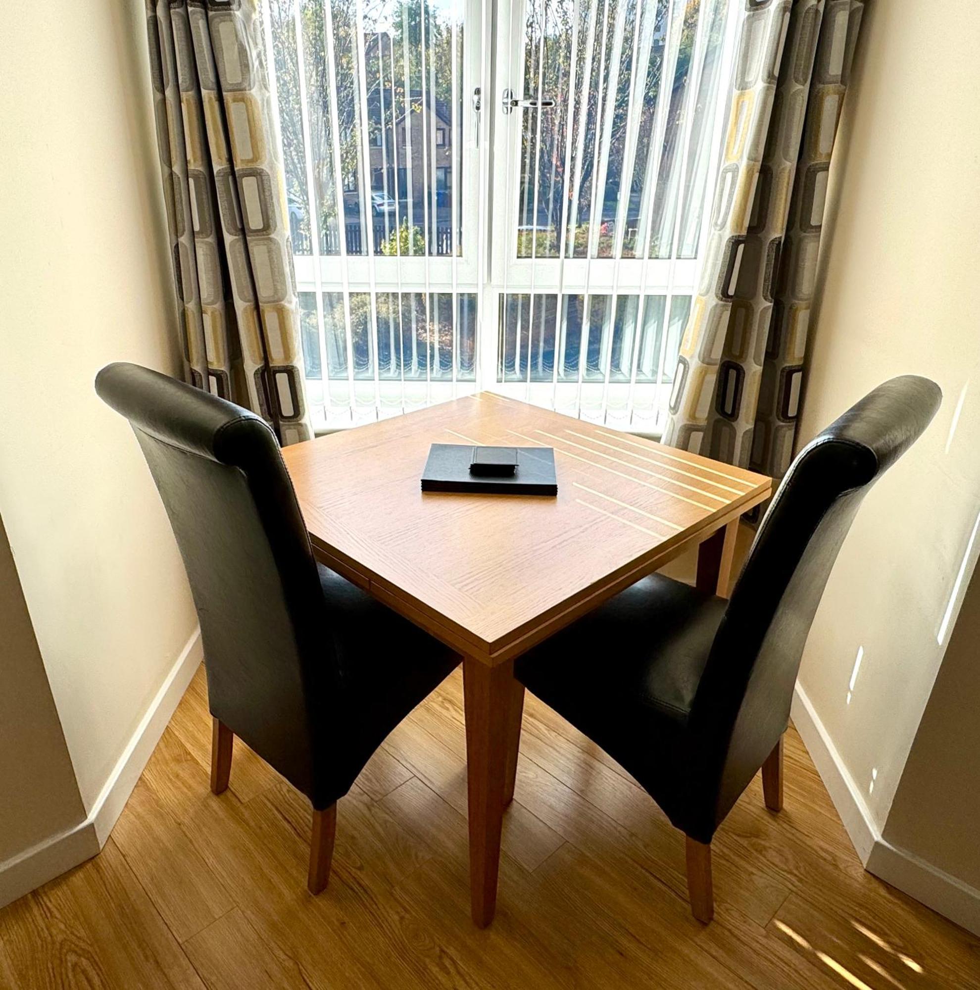 Castle Gait, First Floor Apartment Пейзли Екстериор снимка